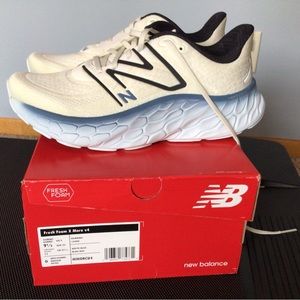 Men’s New Balance Fresh Foam More v4 Size 9.5